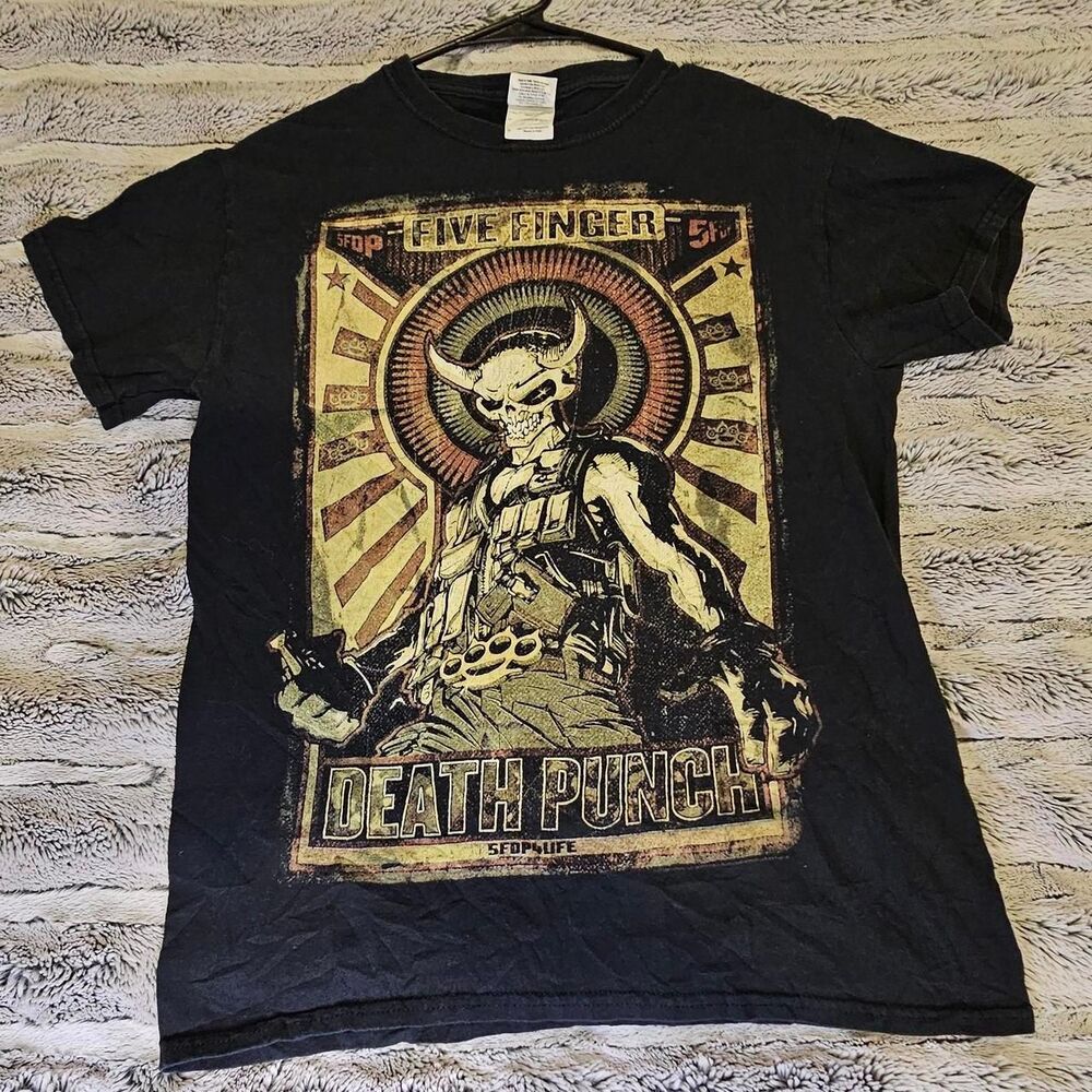 Gildan Men's Black T-shirt